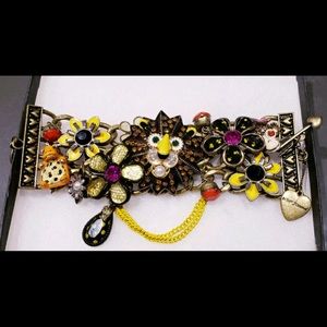 Betsy Johnson Lion Charm Bracelet